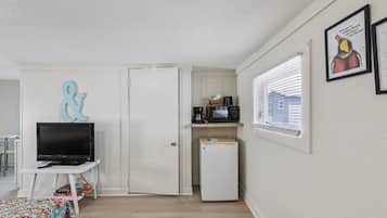 Room, 1 Bedroom | Interior