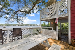 Room, 1 Bedroom | Property grounds