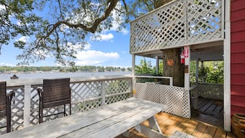 Room, 1 Bedroom | Property grounds