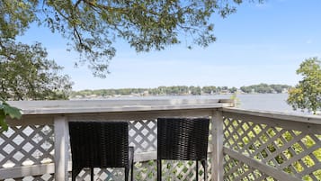 Room, 1 Bedroom | Property grounds