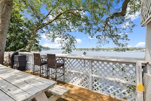 Room, 1 Bedroom | Property grounds