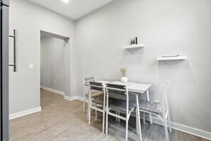 House, 3 Bedrooms | Dining - Cozy Historic Row Home- Near Stadiums! 3 Bedroom Home (Pittsburgh)