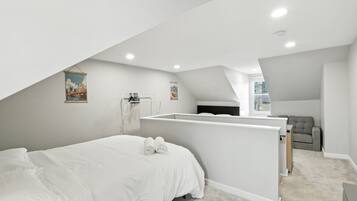 House, 3 Bedrooms | 3 bedrooms, desk, laptop workspace, cots/infant beds