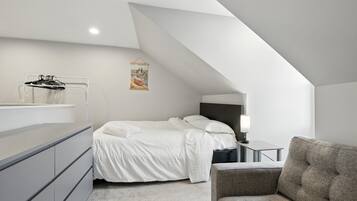 House, 3 Bedrooms | 3 bilik tidur, ruang kerja komputer riba, katil bayi/kot (surcaj)