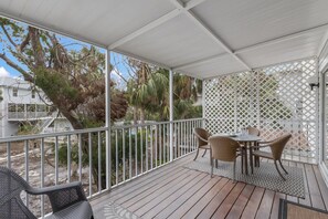 House, 3 Bedrooms | Tempat makan luar