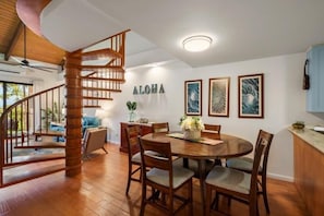 Condo, 2 Bedrooms | Dining