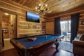 Cabin, 4 Bedrooms | Games room