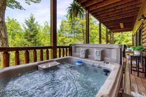 Cabin, 4 Bedrooms | Outdoor spa tub