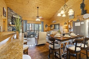 キャビン 4 ベッドルーム | 内装