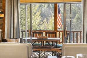 Cabin, 4 Bedrooms | Interior