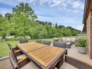 House, 3 Bedrooms | Outdoor dining