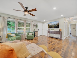 House, 3 Bedrooms | Living area