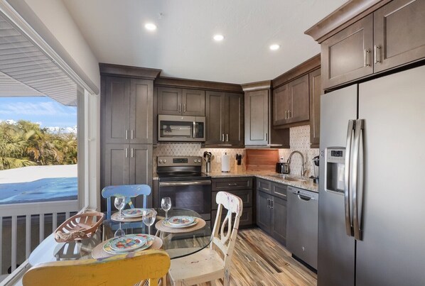 Huis, 4 slaapkamers | Privékeuken | Een koelkast, een koffiezetapparaat/waterkoker, een broodrooster