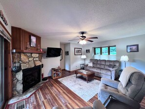 TV, fireplace