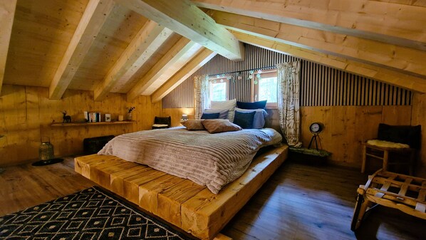 1 bedroom, bed sheets