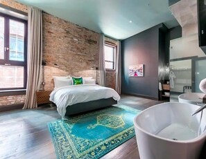 20 bedrooms, iron/ironing board, free WiFi, bed sheets