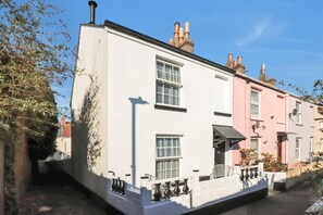 Exterior - Charming Dog Friendly Cottage in Devon | Sleeps 4 (Devon)