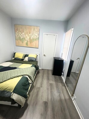 1 bedroom, desk, free WiFi, bed sheets