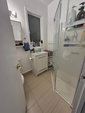 Towels, toilet paper