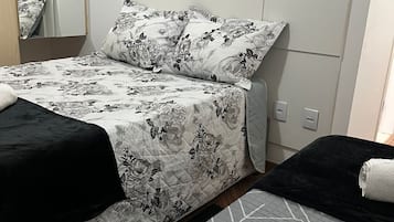 2 quartos, ferros/tábuas de passar roupa, Wi-Fi, roupa de cama