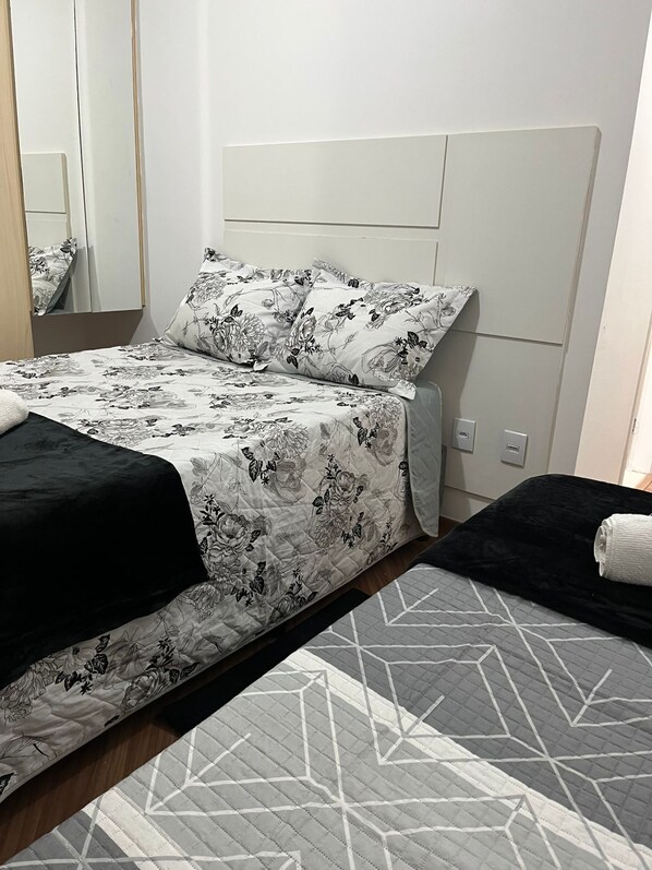 2 bedrooms, iron/ironing board, WiFi, bed sheets