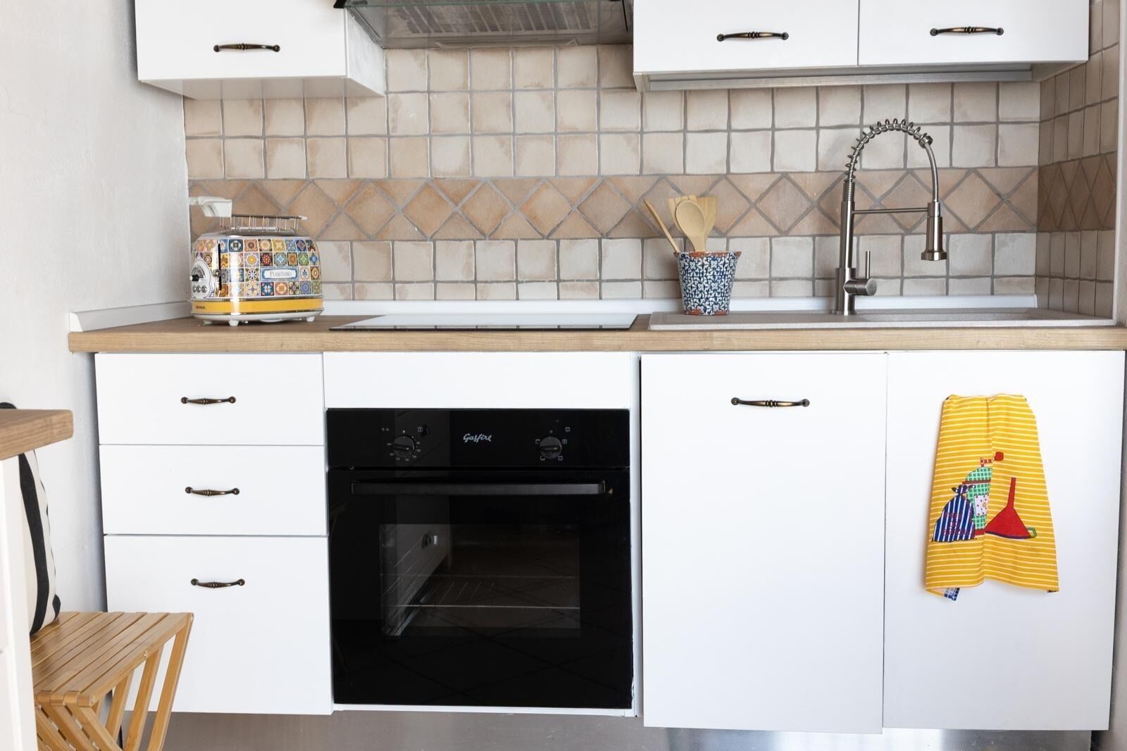 Kühlschrank, Ofen, Herdplatte, Geschirrspüler