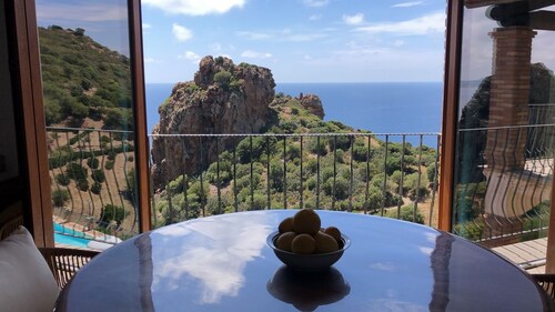 Sardinia Sea View retreat: Breathtaking sunsets & Relax by the Mediterranean