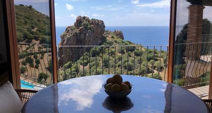Sardinia Sea View retreat: Breathtaking sunsets & Relax by the Mediterranean