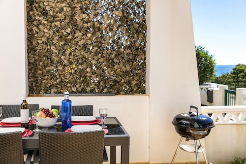 Family-friendly Coastal Retreat in Benagil