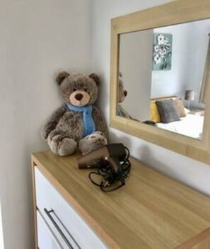 Interior - The Woodfarm Lodge - 3 Bedroom House with parking (Oxford)