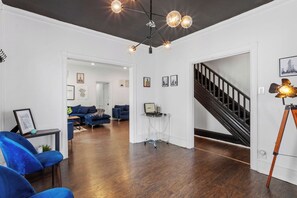 Interior - 5BD 2BA Empire goes Modern! (Atlantic City)