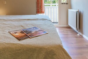 Travel crib, WiFi