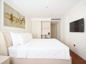 Habitació doble Deluxe | Caixa forta a l'habitació, escriptori i cortines opaques