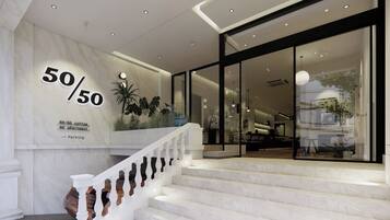 Vista frontal de la propiedad