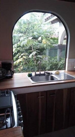 Four à micro-ondes, surface de cuisson