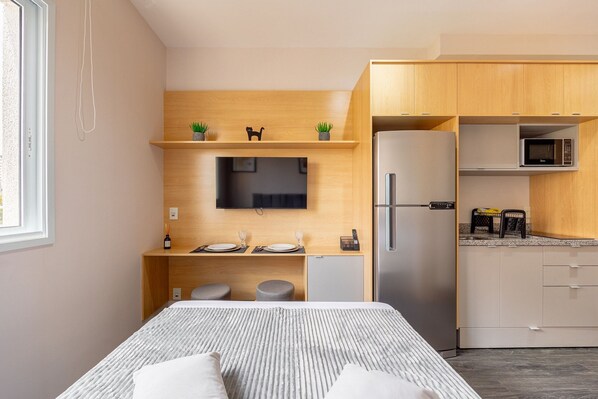 Iron/ironing board, internet, bed sheets