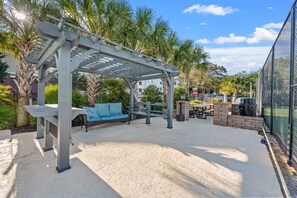 Terrace/patio - Close to Attractions - Holiday Towers 808 (Myrtle Beach)