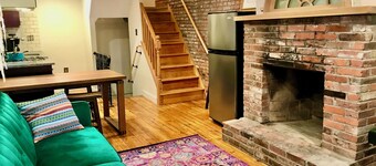 Charming cottage in Ave of the Arts -Center City