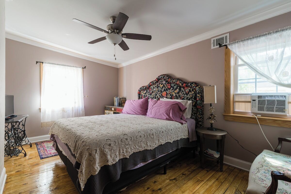 1 bedroom, iron/ironing board, travel crib, WiFi