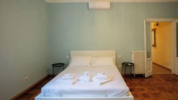 2 slaapkamers, een strijkplank/strijkijzer, gratis wifi, beddengoed