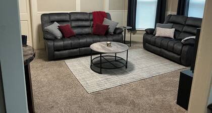 Cozy Columbus Apartment - 1 mile from Cummins HQ & Downtown