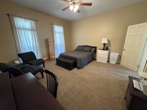 2 bedrooms, desk, WiFi, bed sheets