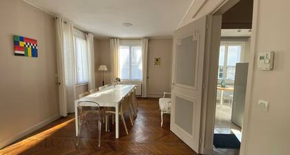 LOTI HOUSE between the beach and the central market of Royan House for 10 people