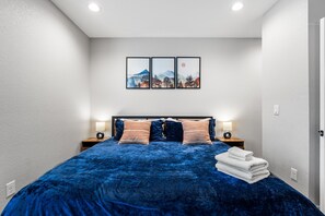 1 habitación, escritorio, tabla de planchar con plancha y wifi gratis 