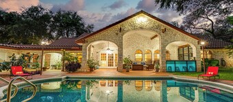 Heated Pool-Game Cave-Slps 16 - Top Home in SA
