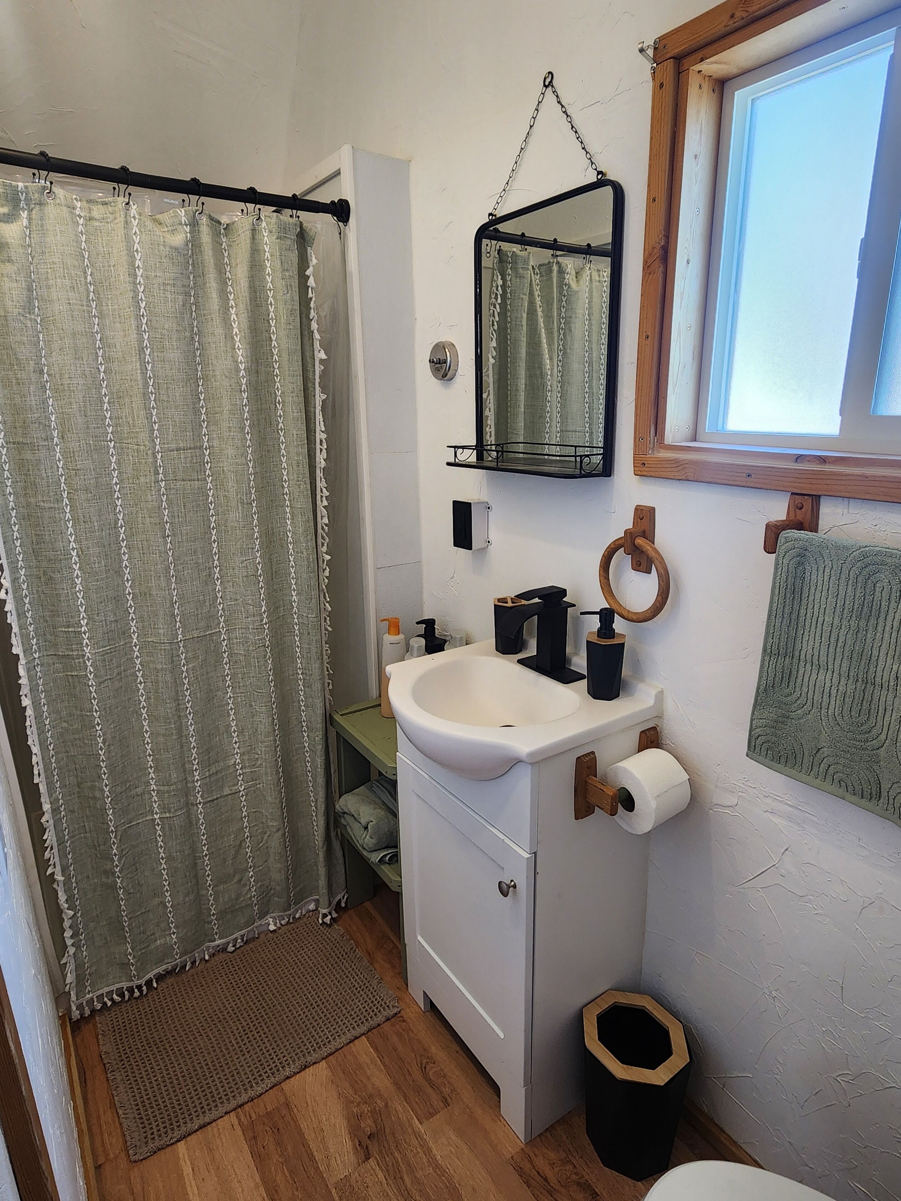 Bruser, håndklæder, Sæbe, Toiletpapir