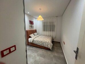 3 間睡房、熨斗/熨衫板、上網、床單