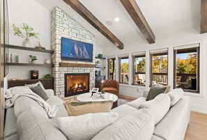 Smart TV, fireplace, stereo, offices