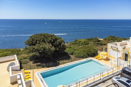 House | Pool