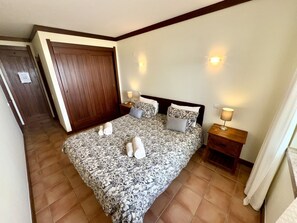 Hus | 2 soveværelser, strygejern/strygebræt